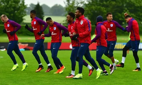 HLV Hodgson đã chọn được đội hình?