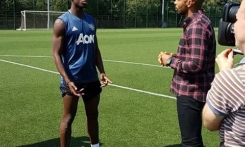 Paul Pogba 'nhắc khéo' Mourinho trước trận Southampton