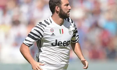 Phát hoảng với thân hình béo ụ của Gonzalo Higuain