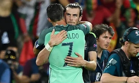 Vui chiến thắng, Ronaldo không quên an ủi Bale
