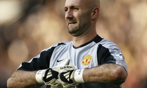 Fabian Barthez khi còn bắt cho Man United