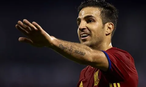 Fabregas tố TBN bị sao chép lối chơi