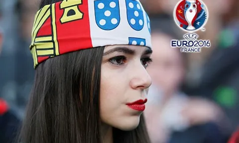 CĐV Bồ Đào Nha “thiêu đốt” khán đài EURO
