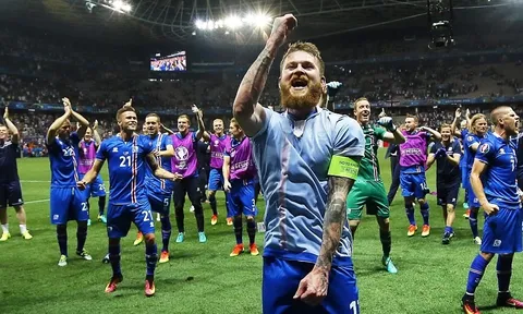 Nổi da gà với màn ăn mừng của Iceland và CĐV