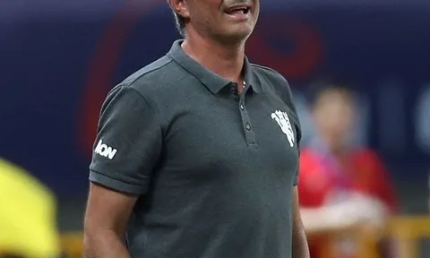 Vì sao Mourinho suýt khóc?
