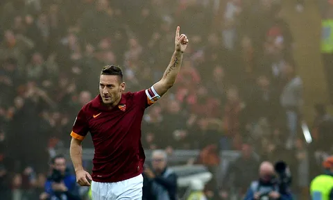 Tâm thư Totti: Gửi Roma, nơi có màu đỏ và màu vàng