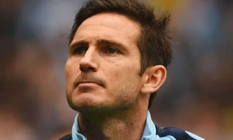 Frank Lampard "đang hay thì đứt dây đàn"