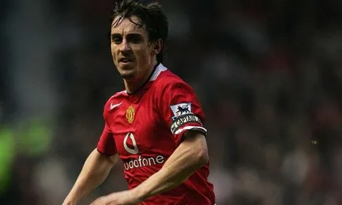 Gary Neville: Tôi đáng bị treo giò 120 trận vì chọc tức Liverpool