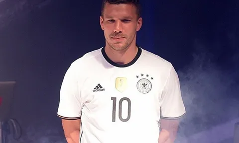 Lukas Podolski chính thức giã từ đội tuyển