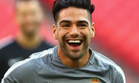 Ghi bàn không nghỉ, Radamel Falcao nhận cú hích lớn
