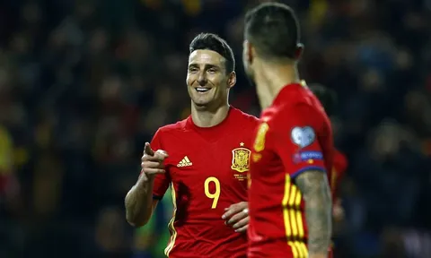 Ghi bàn, lão tướng Aduriz đi vào lịch sử