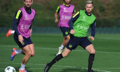 Giroud không lo về suất đá chính