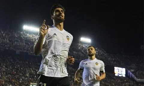 Phát hiện tiền sử chấn thương của Gomes, Barca hốt hoảng