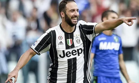 Gonzalo Higuain lại ghi bàn ầm ầm cho Juventus.