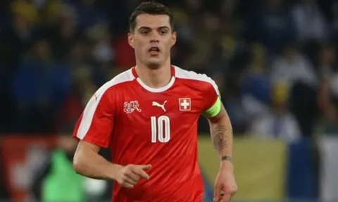 HLV Wenger tiết lộ vị trí của Granit Xhaka