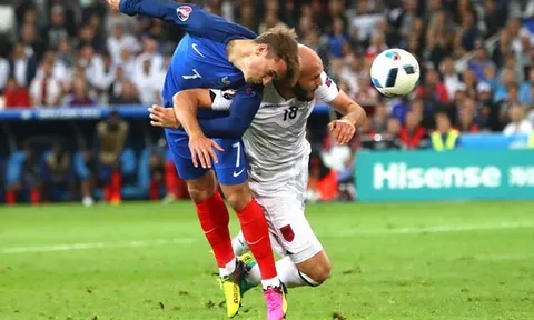 Bí quyết để gã lùn Griezmann chơi đầu thiện nghệ