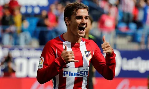 Griezmann ngả mũ trước màn trình diễn của Oezil