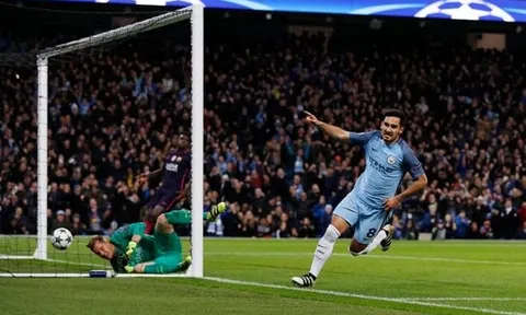 Hạ Barca, Man City tái lập thành tích của Man United