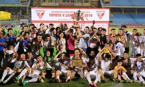 Hà Nội T&T vô địch V-League: Kỳ tích, kỳ dị và… kỳ thị