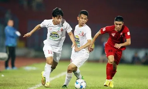 Giải cứu “gà” bầu Đức?