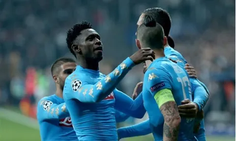 Hamsik giải nguy, Napoli bảo toàn ngôi đầu bảng B