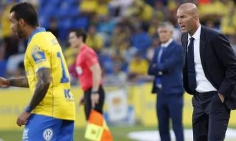 Hàng thủ Real làm Zidane đau đầu