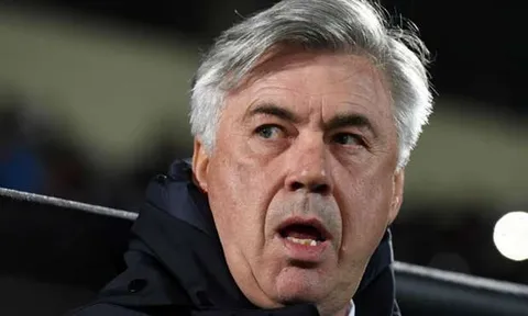 HLV Ancelotti gạt Dortmund khỏi ngôi vô địch