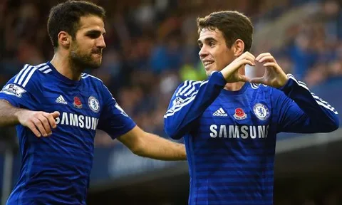 HLV Conte làm rõ tương lai Fabregas, Oscar