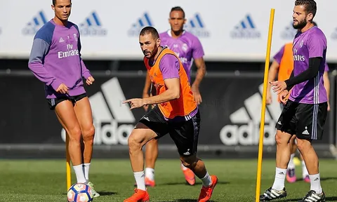 HLV Deschamps phân trần lý do gạt Benzema