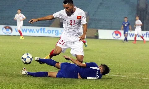 HLV Hoàng Anh Tuấn chê U19