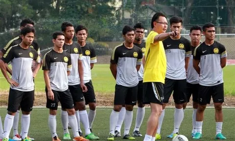 HLV Malaysia: CĐV ngưng chỉ trích, để kết quả phán xét