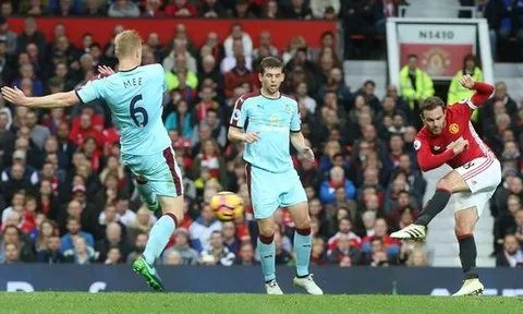 Hòa Burnley, Man Utd... vẫn lập kỷ lục