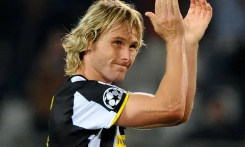 Hoàng tử tóc vàng Pavel Nedved