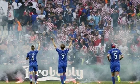 Hooligan Croatia lại có kế hoạch khiến đội nhà bị loại
