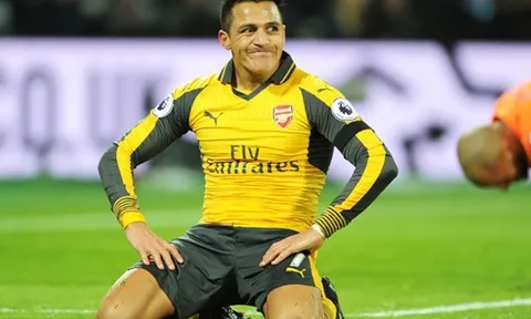 Huyền thoại Arsenal khuyên Wenger vụ Sanchez đòi lương khủng