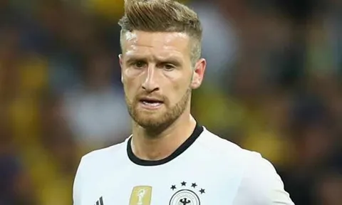 Huyền thoại Arsenal sốc khi Mustafi cập bến Emirates