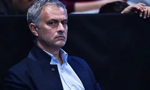 Huyền thoại M.U chỉ trích chiến thuật của Mourinho