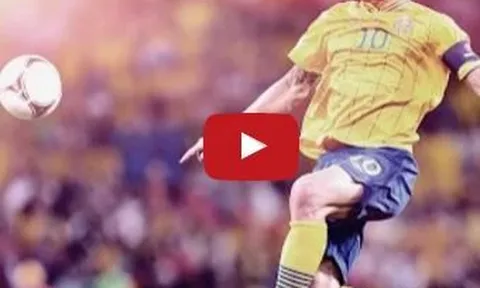 Ibra góp mặt trong top những pha sút xa thành bàn mọi thời đại