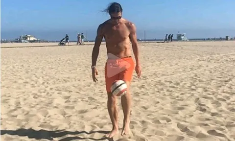 Ibrahimovic tung clip độc "dằn mặt" hàng thủ Premier League