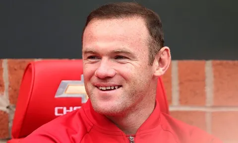 Ngày Ibrahimovic chứng minh Rooney là kẻ hết thời