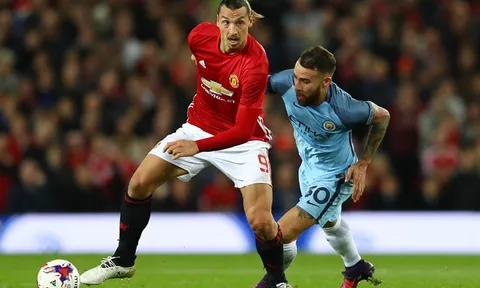 Ibrahimovic lại bị chỉ trích vì đổi áo với cầu thủ Chelsea