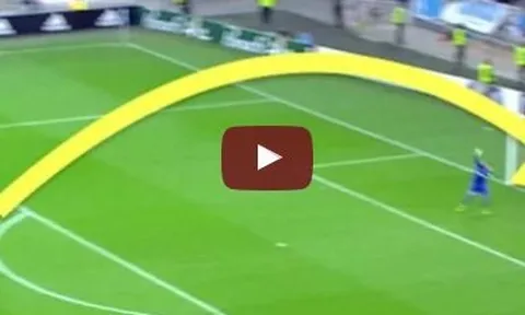 Ibrahimovic, Zidane, Rooney và 20 pha volley đỉnh nhất mọi thời đại
