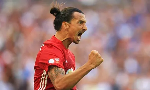 'Thần chú Ibra' hiển linh chỉ làm Mourinho nói đúng