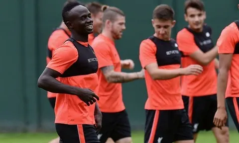Dàn sao trở lại, Liverpool thách thức nhà vô địch