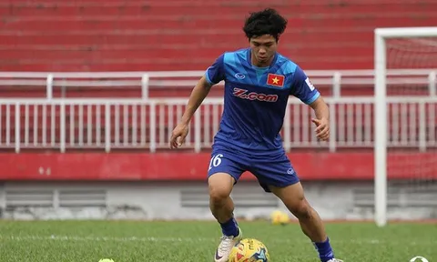 Công Phượng luyện bài tủ trước khi lên đường tham dự AFF Cup 2016