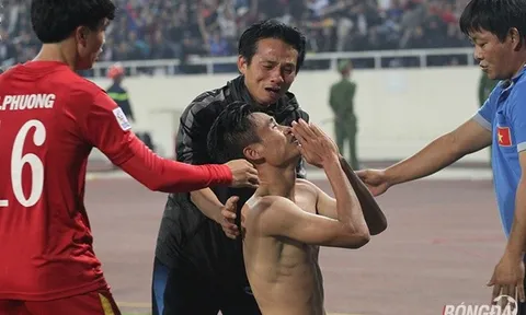 Minh Tuấn gửi bàn thắng cho bố ruột dưới suối vàng