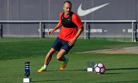 Iniesta báo tin vui cho Barcelona