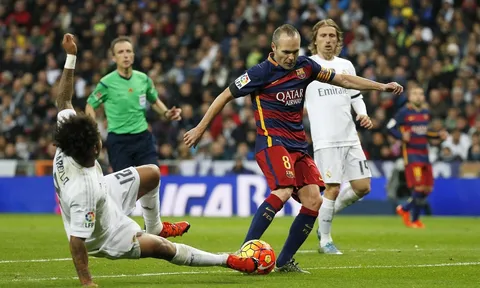 Barca nhọc nhằn đón siêu kinh điển