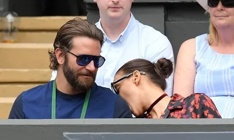 Bồ cũ Ronaldo âu yếm người tình ở trận thua của Federer