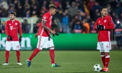 Jerome Boateng sa sút vì làm từ thiện